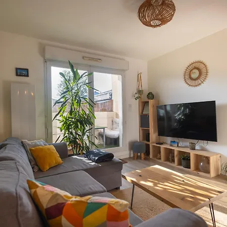 Apartment Cosy Avec Balcon & Parking A 2 Pas De Bordeaux
